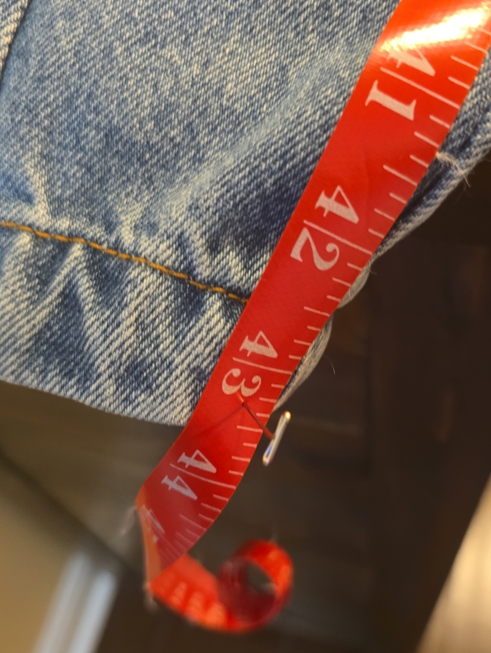 Women's Stud-Embellished Barrel Leg Jeans - Picture 8 of 12
